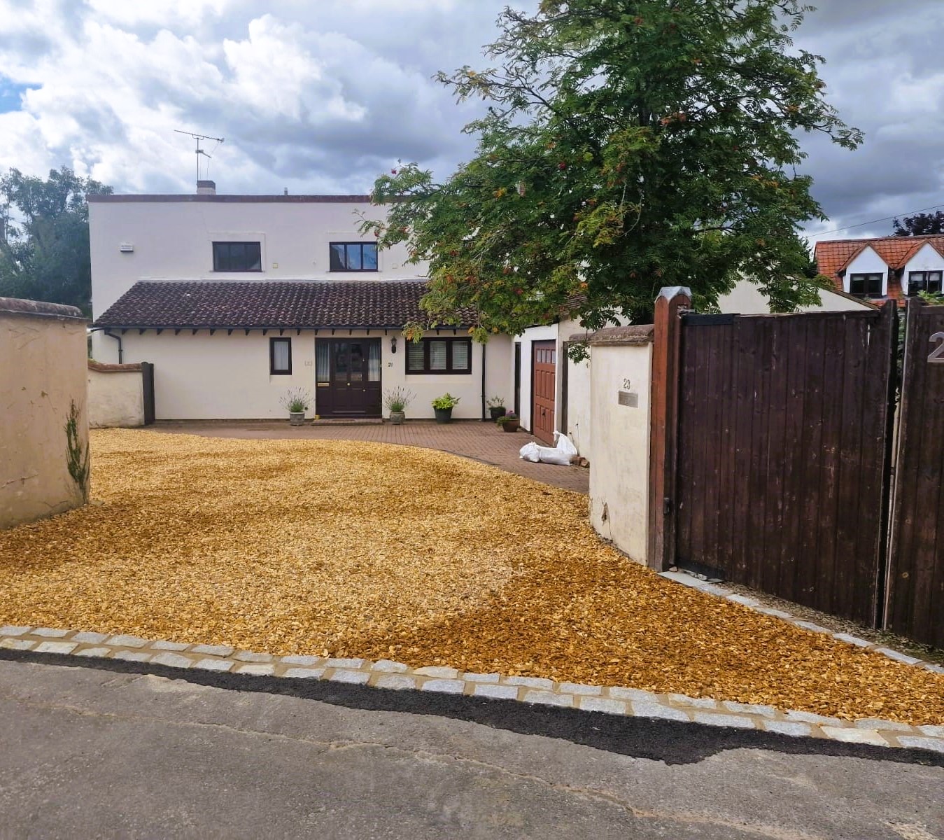 New Gravel Driveway Haddenham, Buckinghamshire Windmill Landscapes