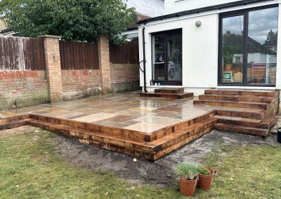 Sandstone Slab Patio & Railway Sleeper Surround – Headington